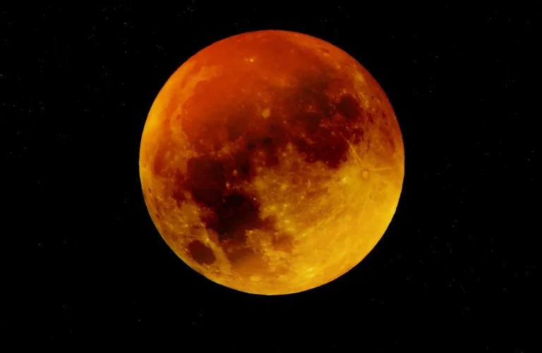 The rare lunar eclipse September 2025 showing the Moon glowing deep red during totality.